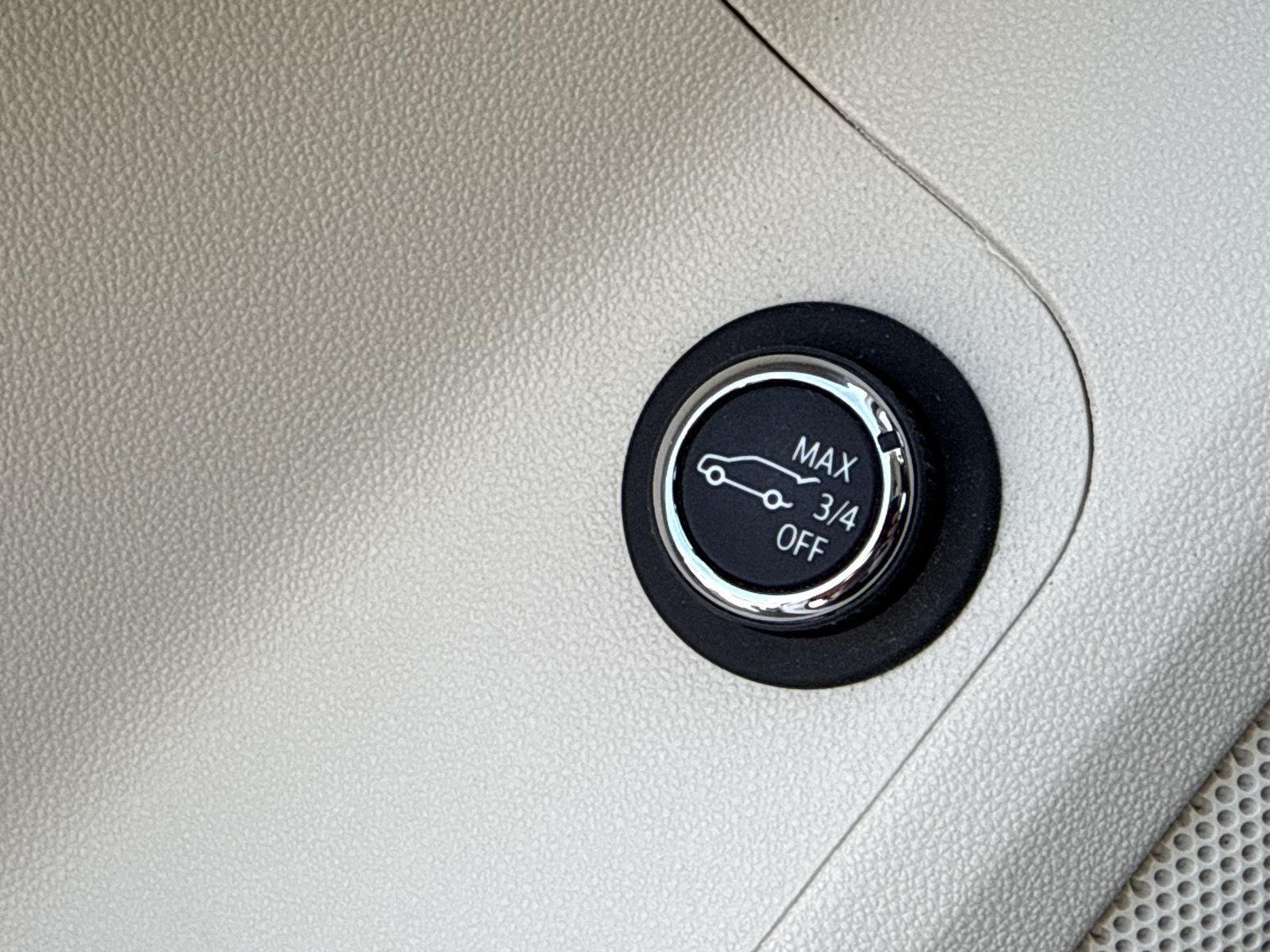 Used 2023 White Frost Tricoat GMC Denali image 20