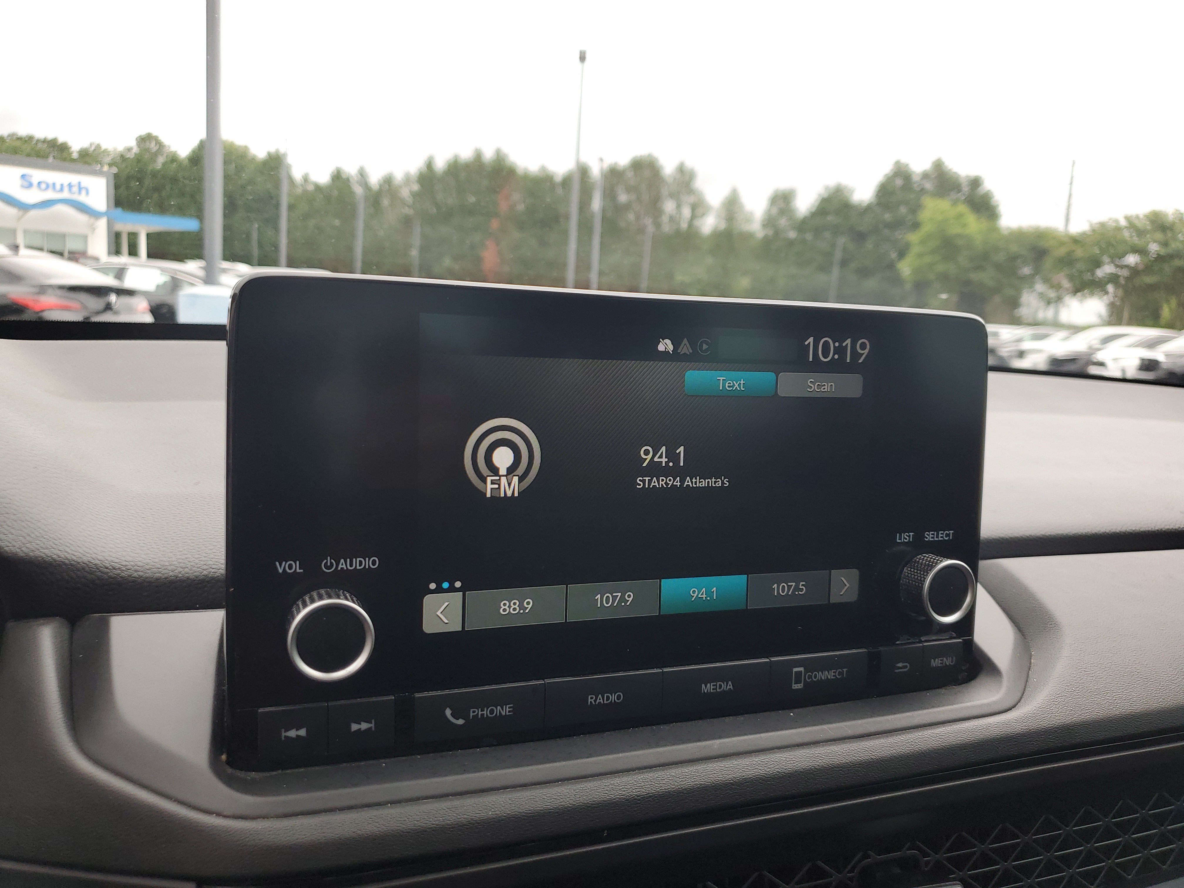 Used 2024  Honda EX image 19