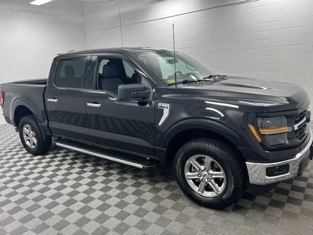 Used 2025 Black Ford XLT image 4
