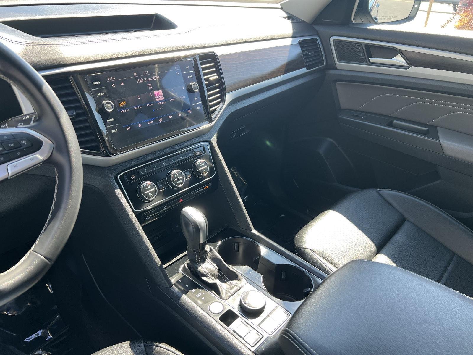 2023 Volkswagen Atlas SE w/Tech - Photo 7