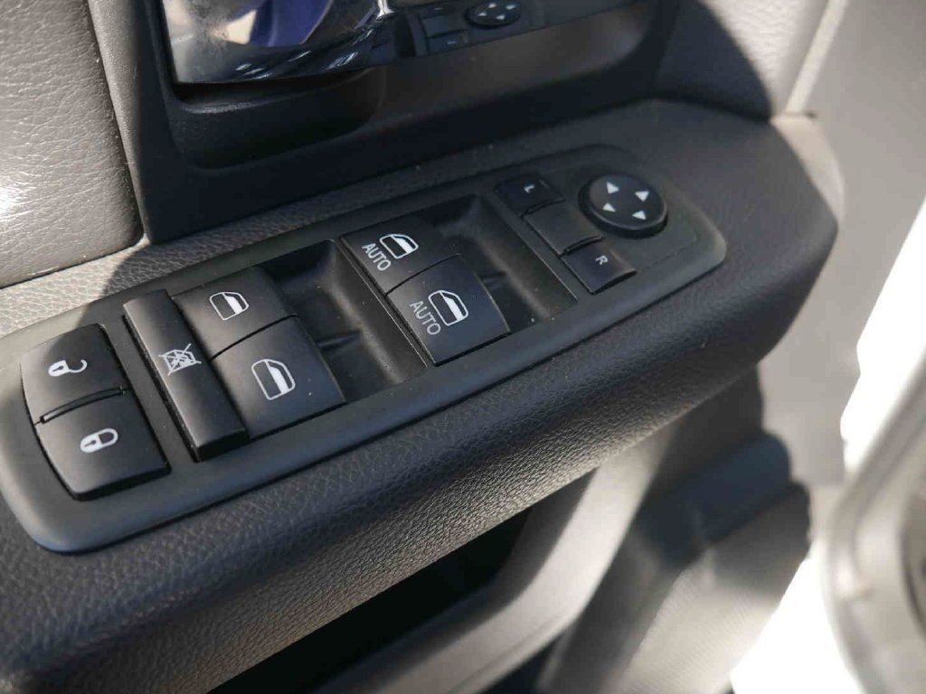 Used 2012 White Ram Sport image 24