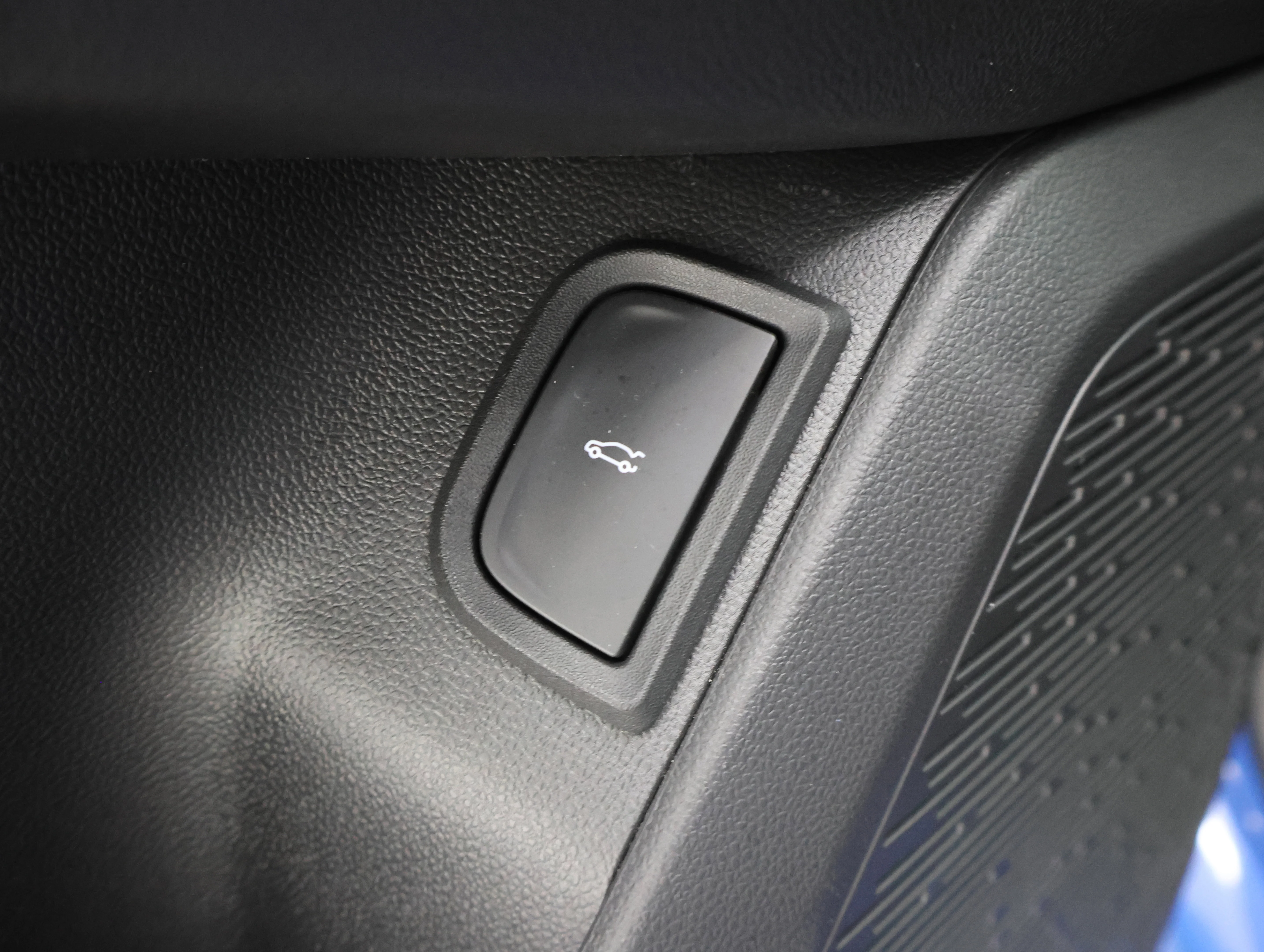 Used 2025 Reef Blue Metallic Chevrolet RS image 46