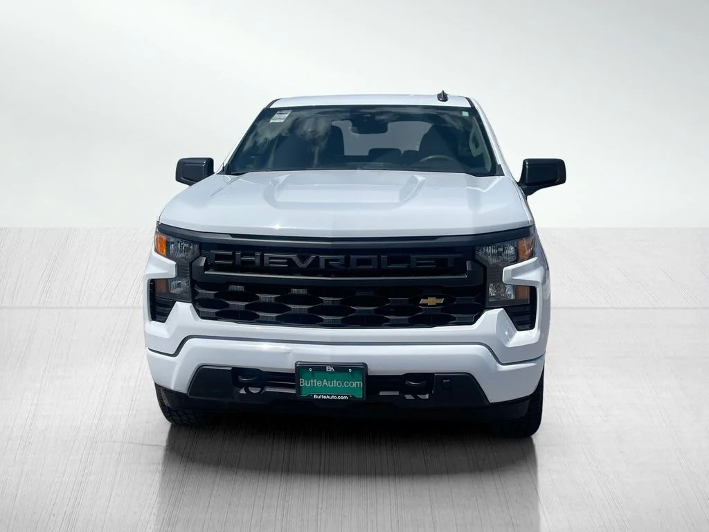 Used 2022 Summit White Chevrolet Custom image 8