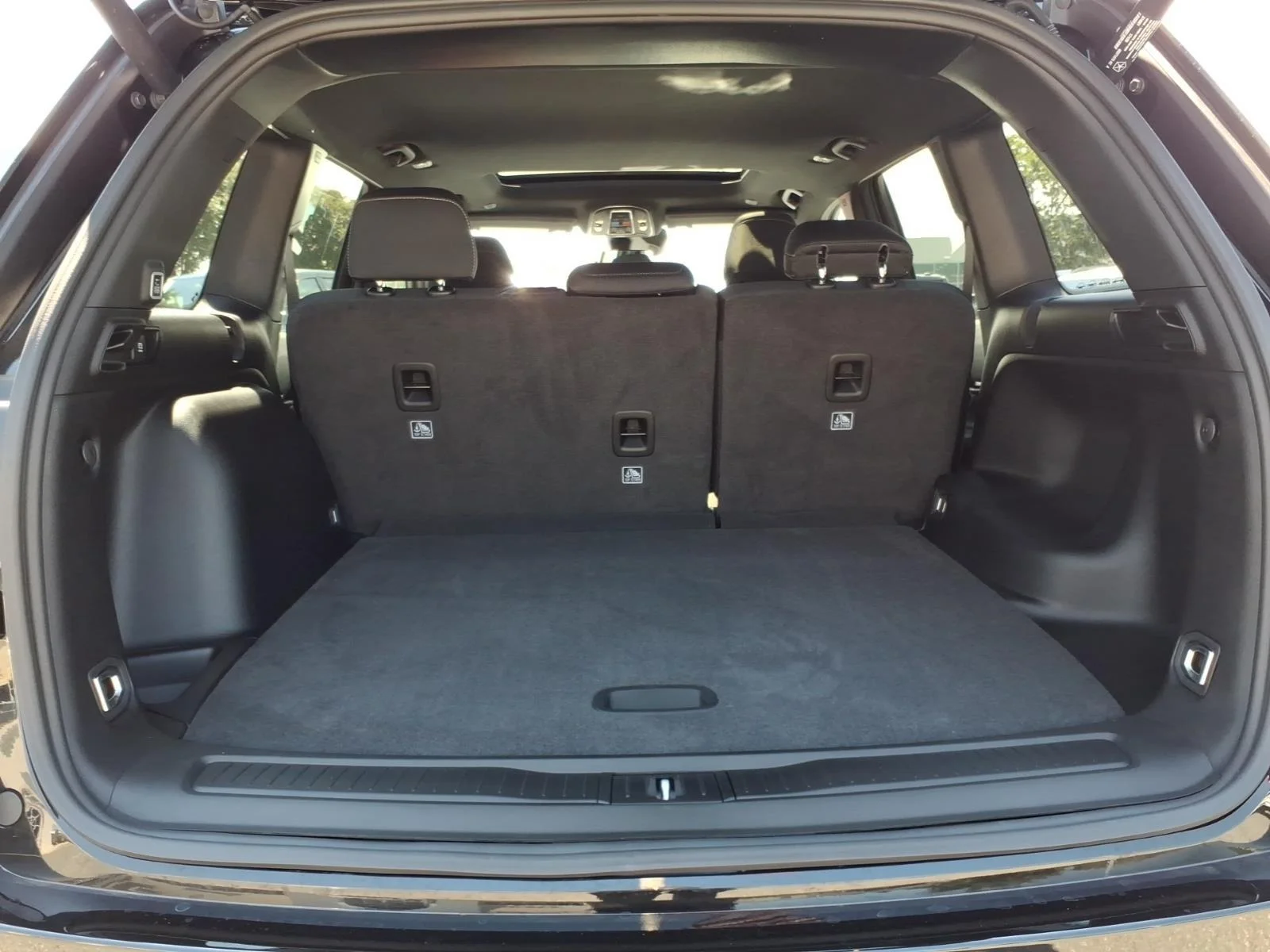 New 2026 Baltic Gray Metallic Clear-Coat Exterior Paint Jeep Laredo X image 28
