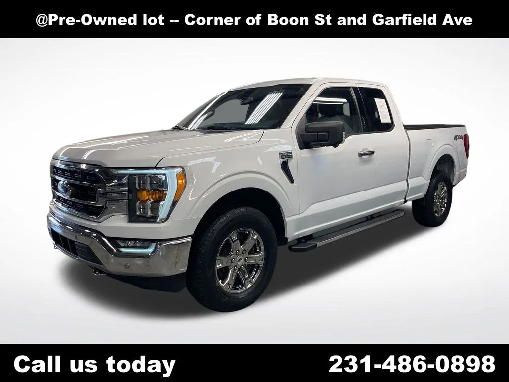Used 2021 White Ford XLT image 1
