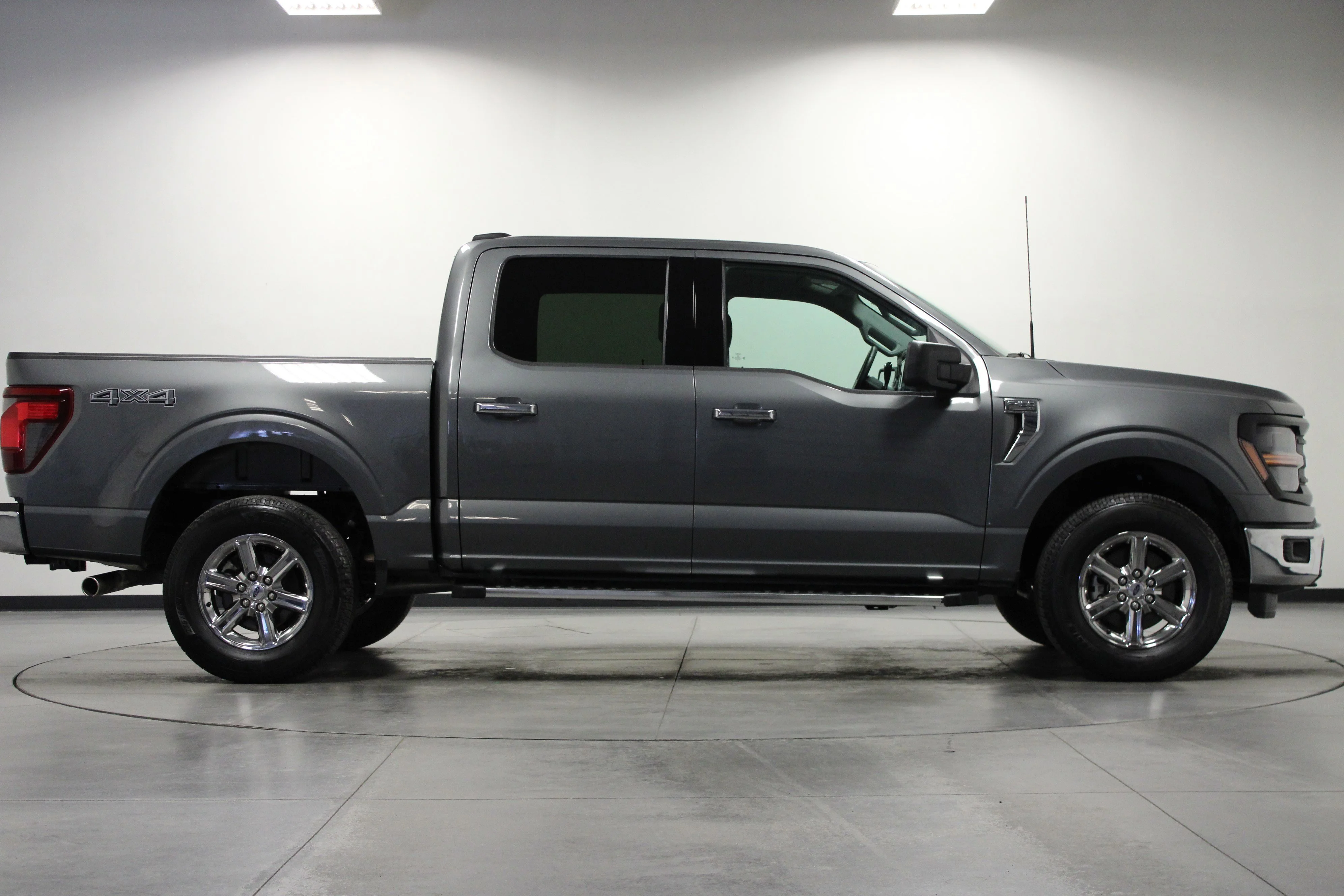 Used 2025 Carbonized Gray Metallic Ford XLT image 3