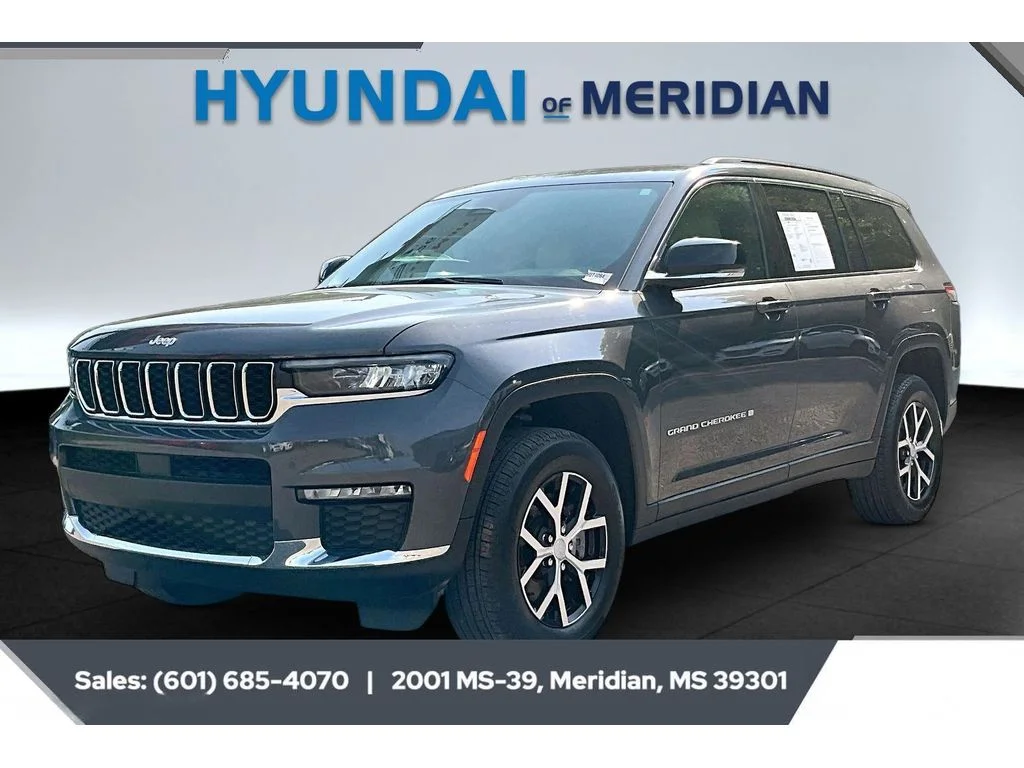 Used 2025 Baltic Gray Metallic Clearcoat Jeep Limited image 10
