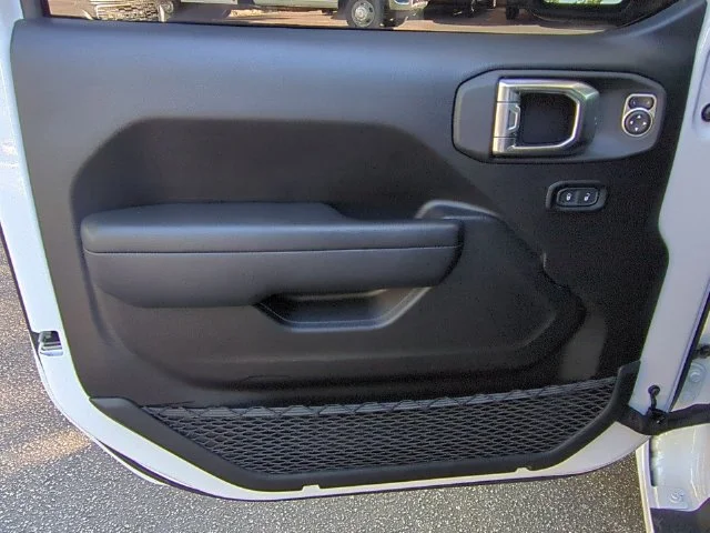 Used 2024 White Jeep Rubicon 4xe image 12