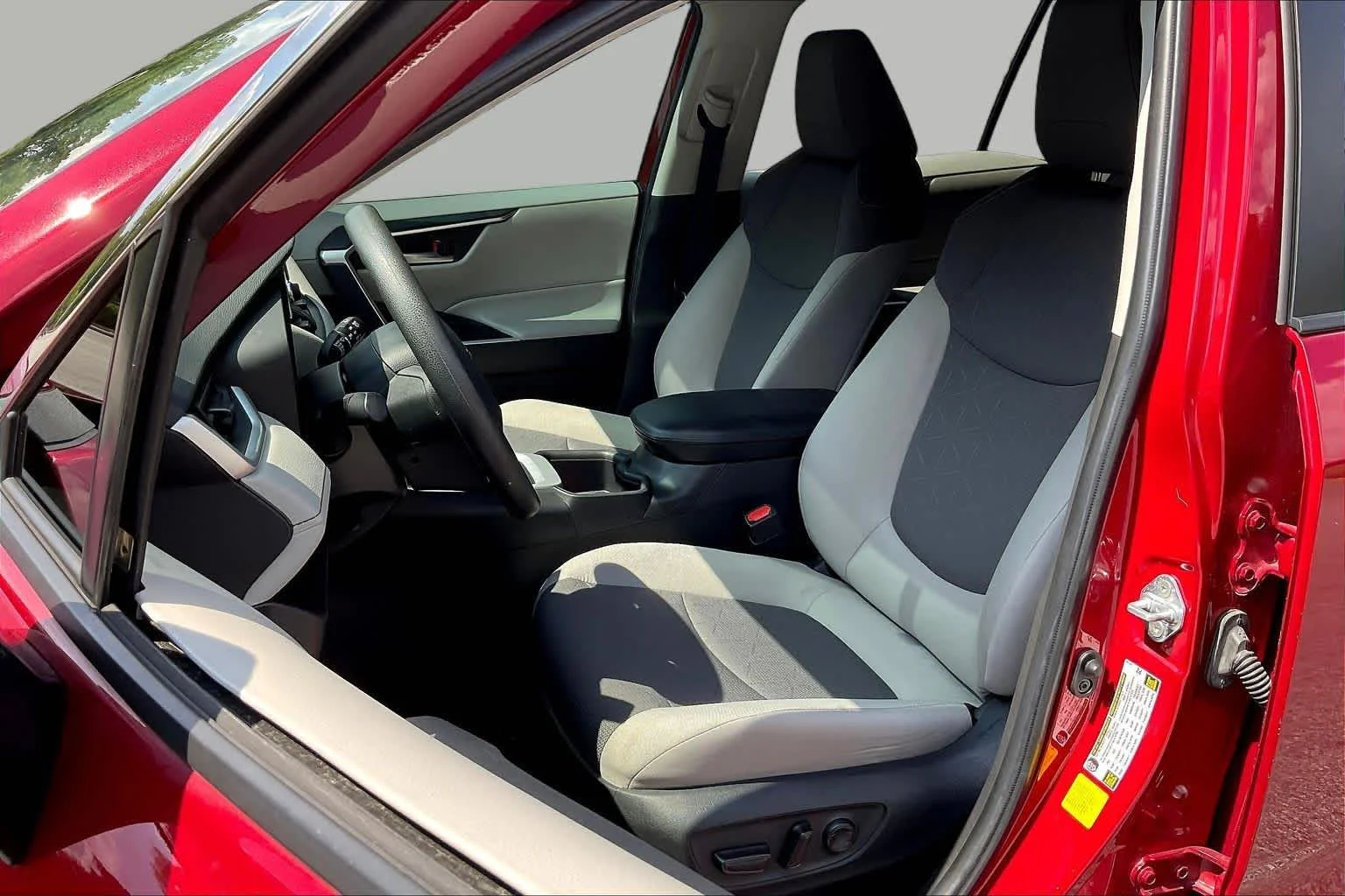 Used 2024 Ruby Flare Pearl Toyota XLE image 8