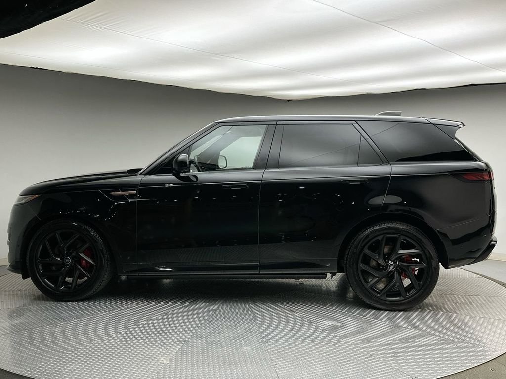 Used 2023 Santorini Black Metallic Land Rover SE Dynamic image 10
