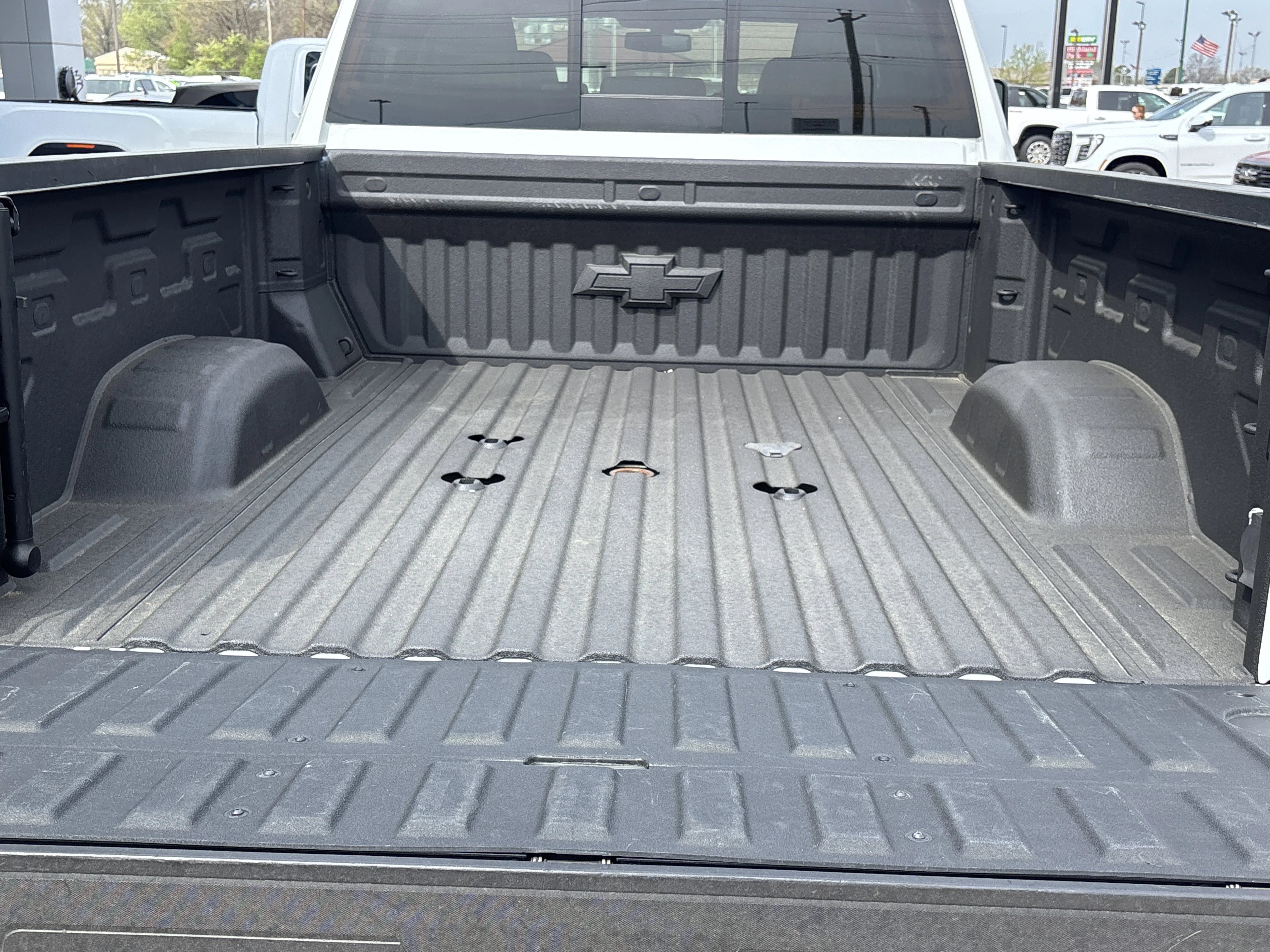 Used 2022 Summit White Chevrolet LTZ 4WD image 6