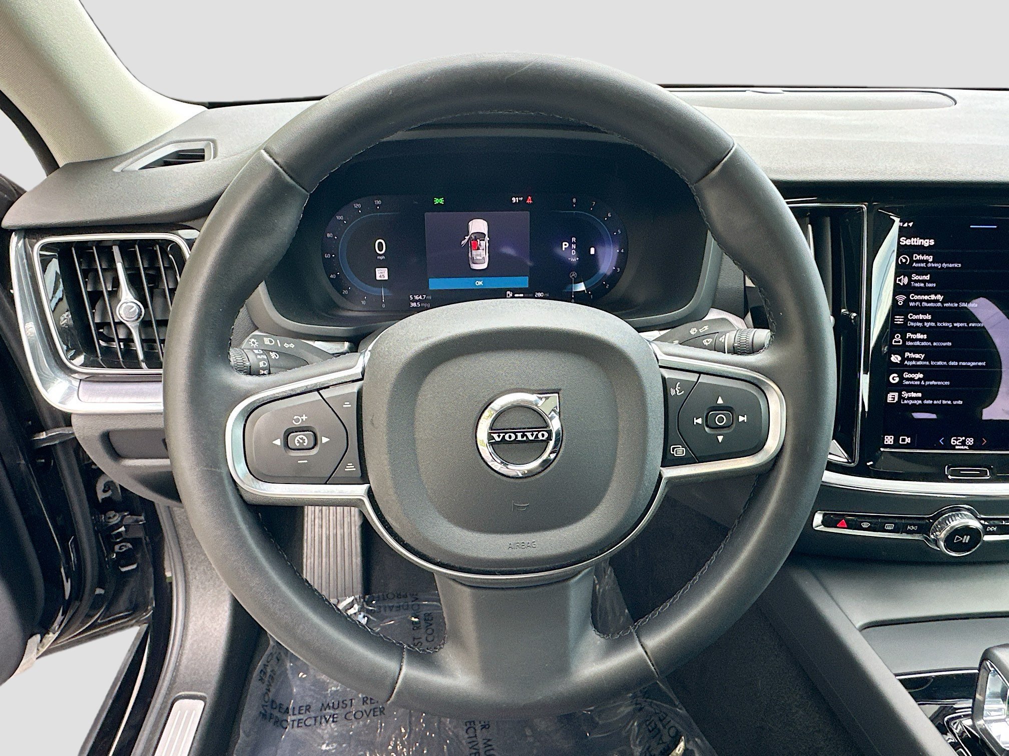 Used 2024 Onyx Black Metallic Volvo Core Dark Theme image 10