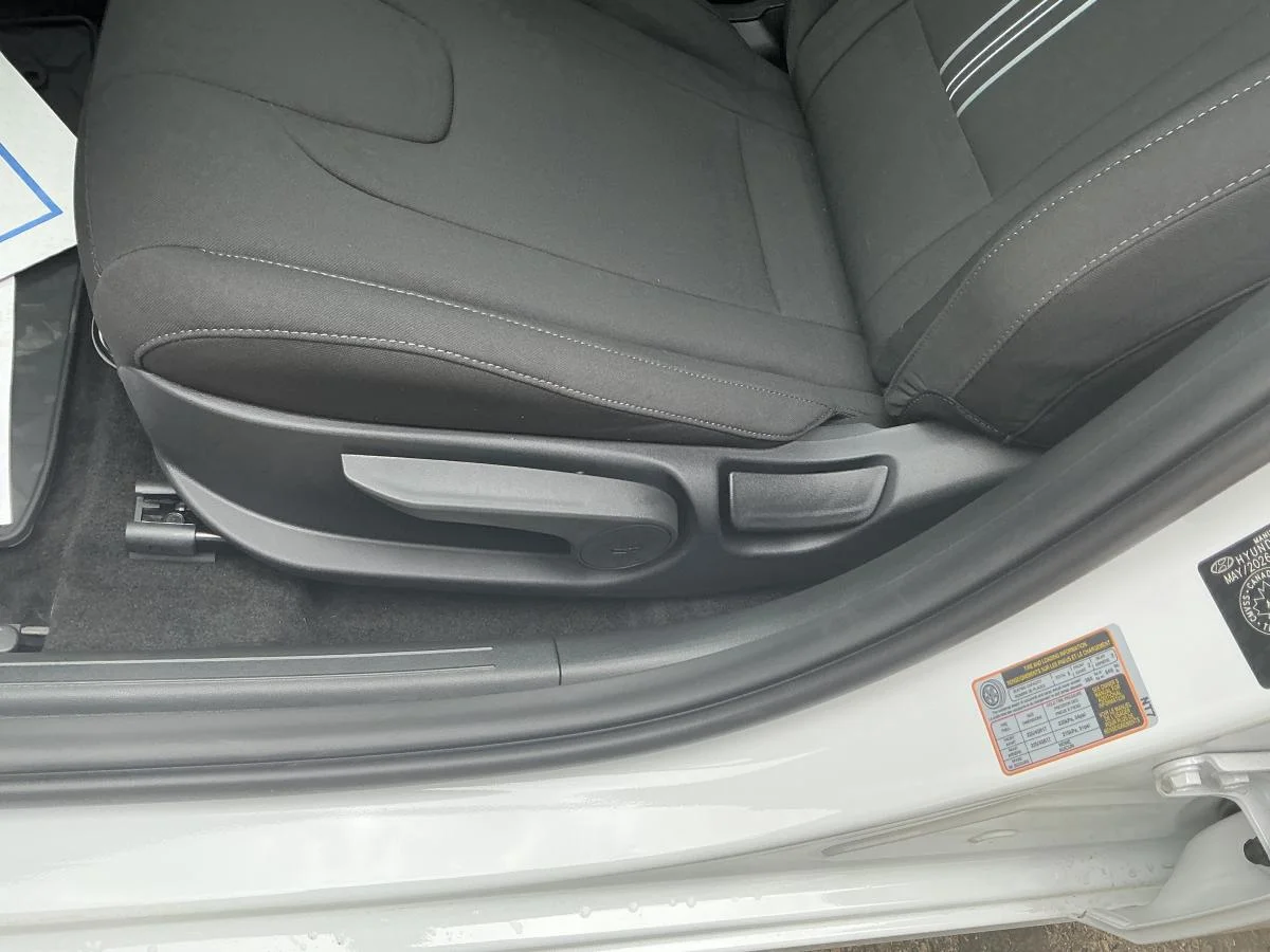 New 2026 White Hyundai Preferred image 17