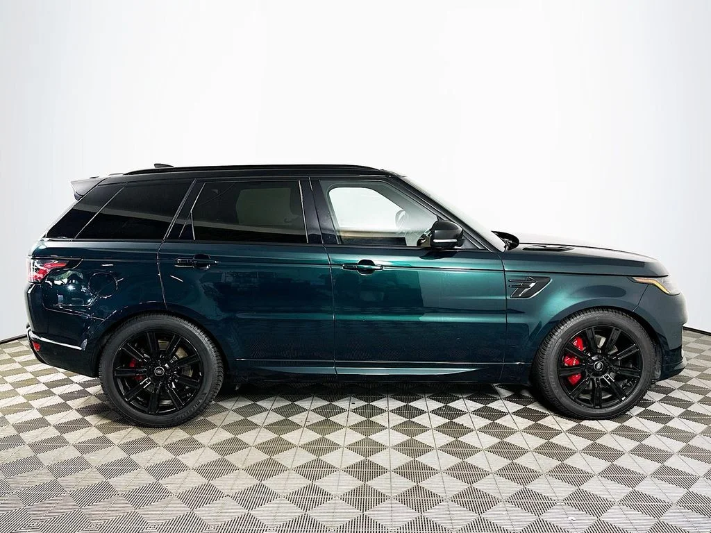 Used 2020 Green Land Rover HSE Dynamic image 3