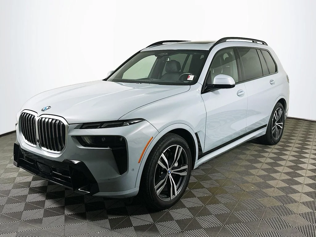 2025 BMW X7 xDrive40i's photo