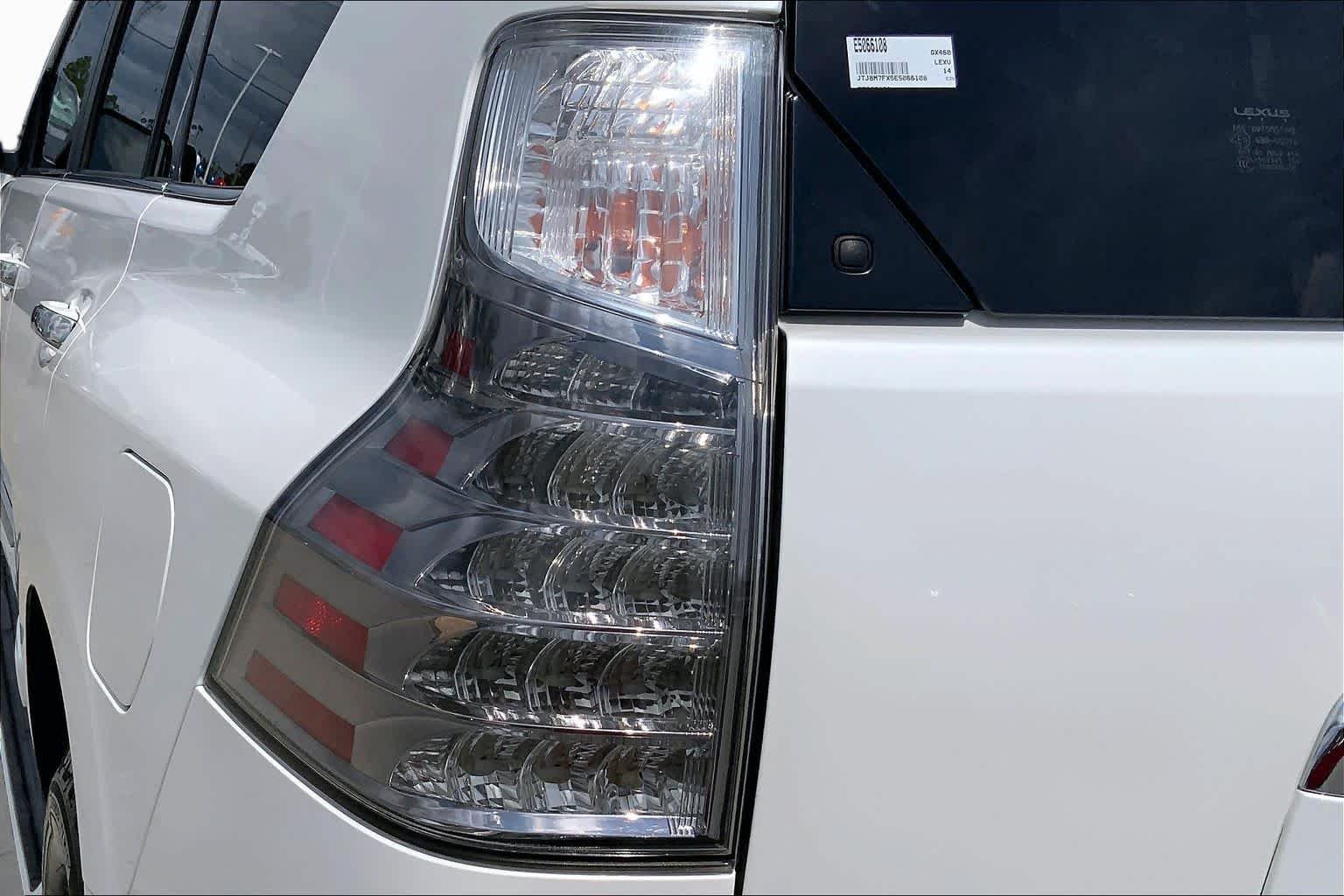 Used 2014 Starfire Pearl Lexus  image 28