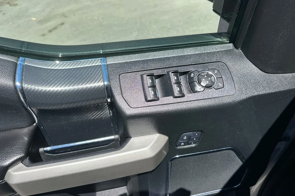 Used 2018 Ingot Silver Ford Lariat image 12