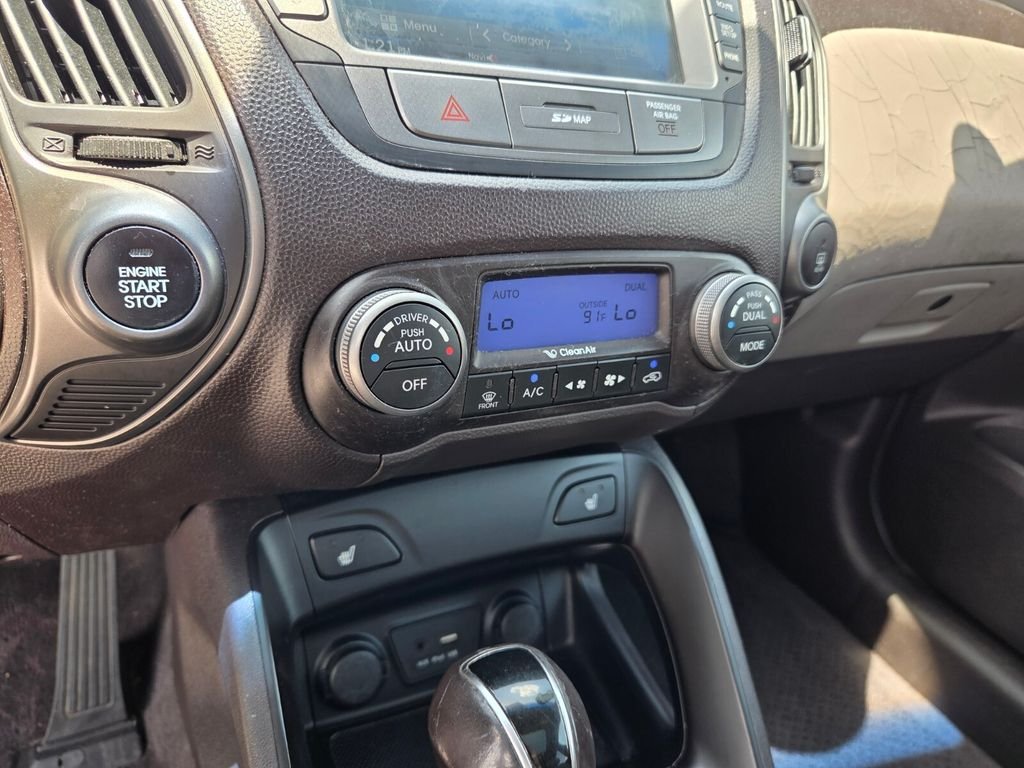 Used 2015 White Hyundai Limited image 24
