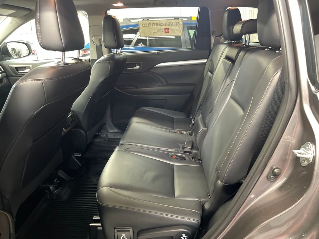 Used 2019 Gray Toyota XLE image 20
