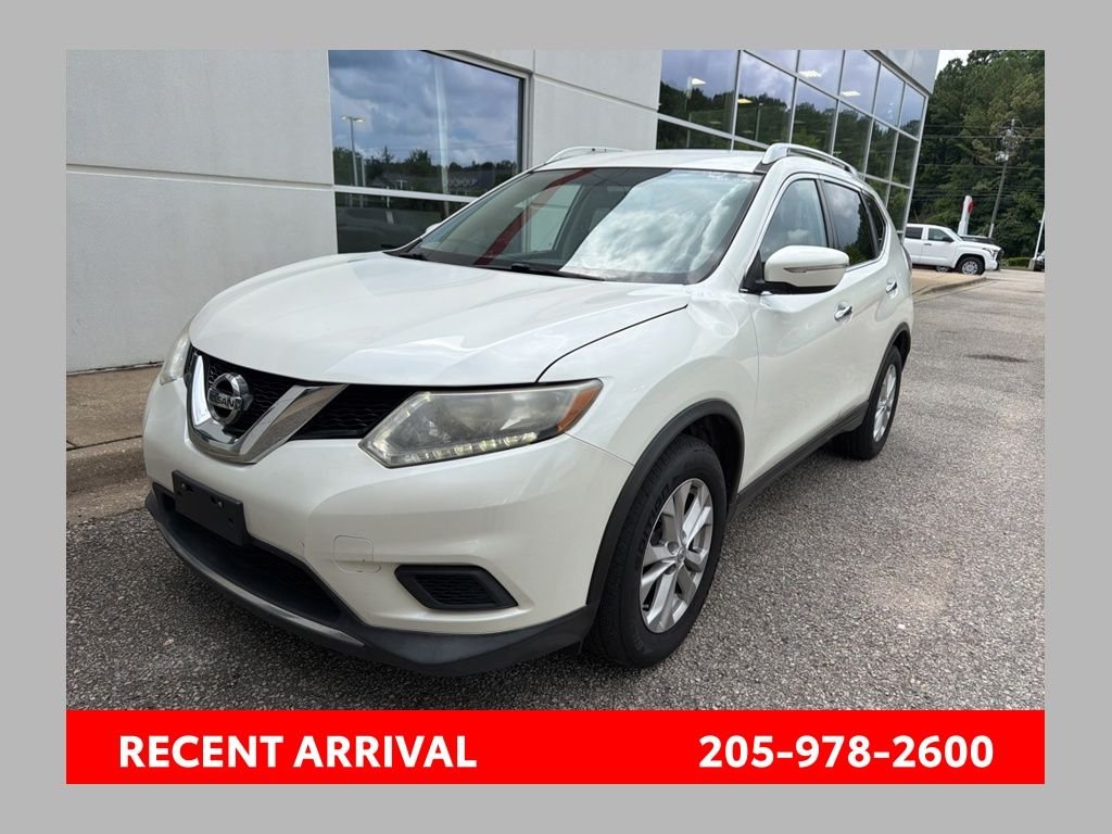 2015 Nissan Rogue SV FWD's photo