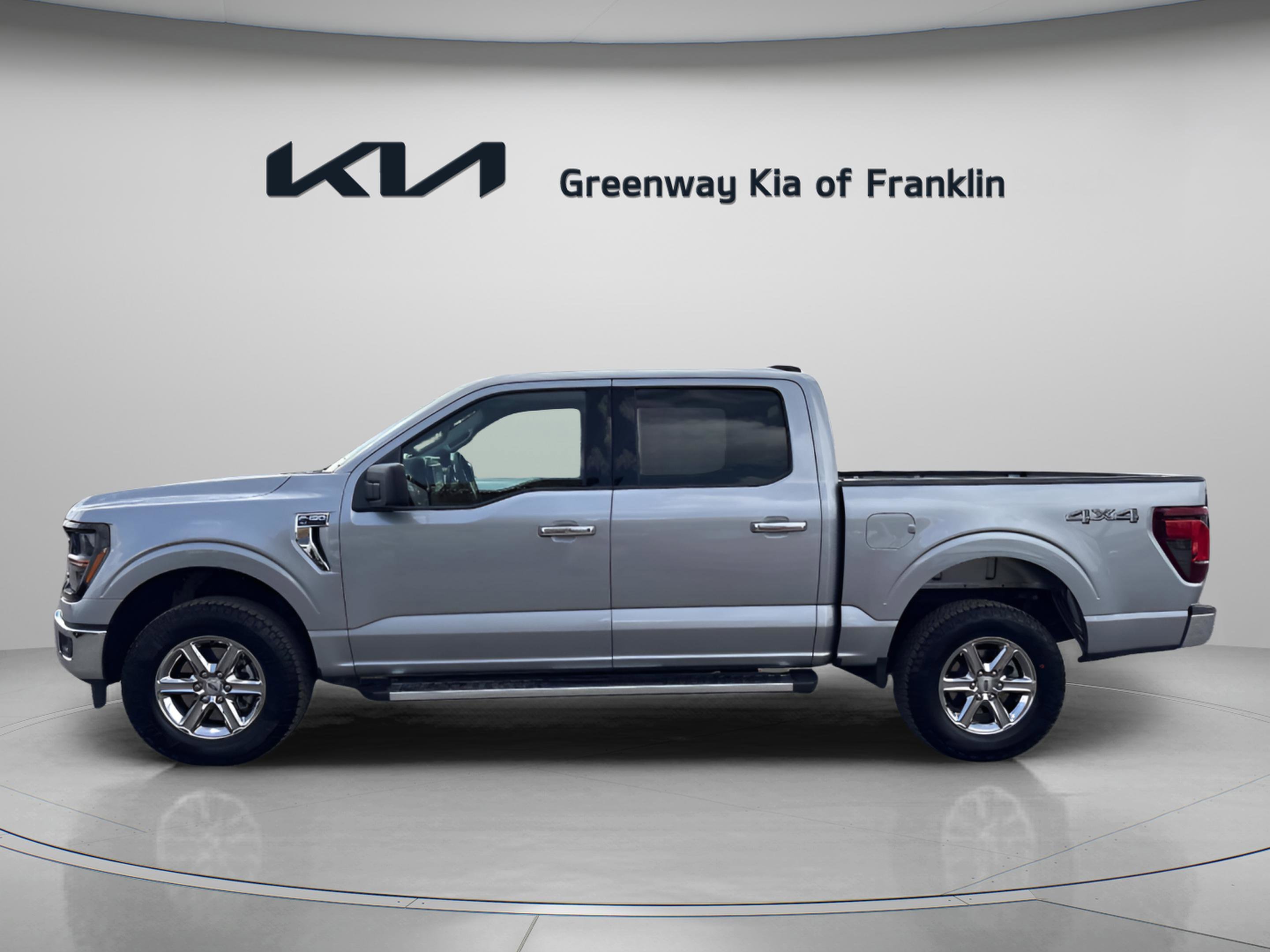 2025 Ford F-150 XLT - Photo 4