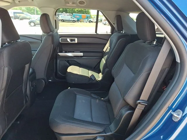 Certified Used 2023 Blue Metallic Ford XLT image 11