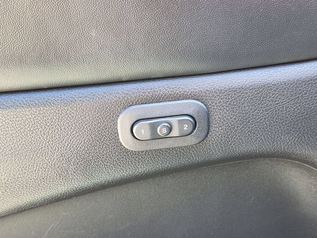 Used 2019 Blue Jeep Limited X image 9