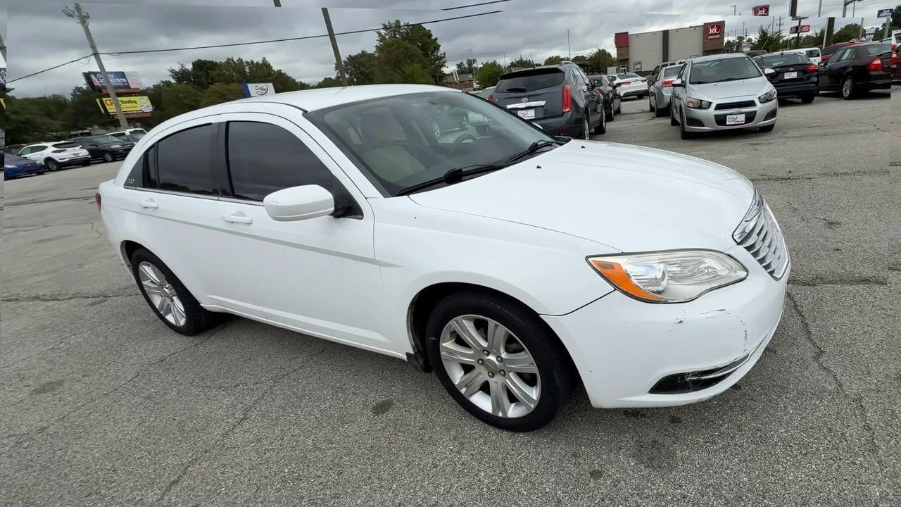 2013 Chrysler 200 Touring