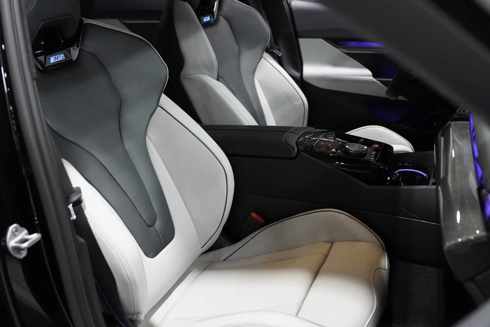 New 2026 Black Sapphire Metallic BMW  image 9