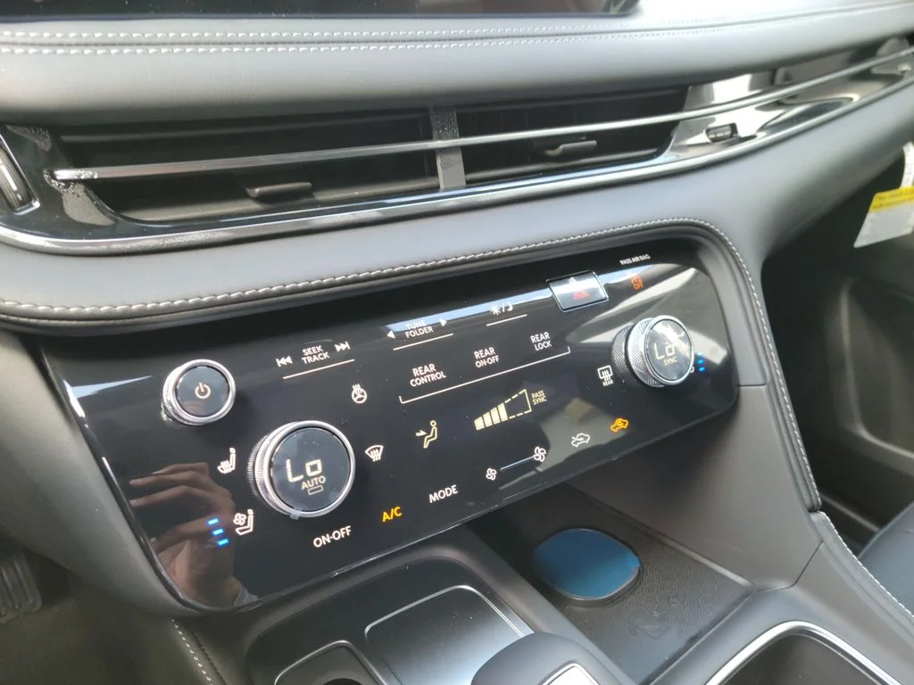 New 2027 HARBOR GRAY INFINITI Luxe FWD image 20