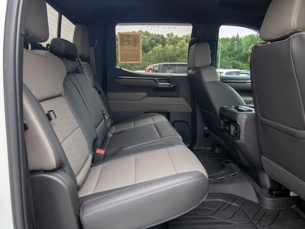 2025 Chevrolet Silverado 1500 ZR2 - Photo 12