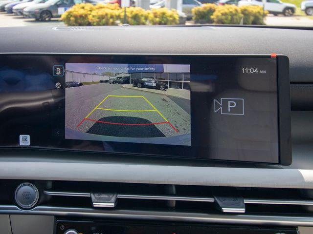 New 2026 White Hyundai SEL FWD image 25