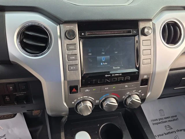 Used 2018 Silver Toyota SR5 image 17
