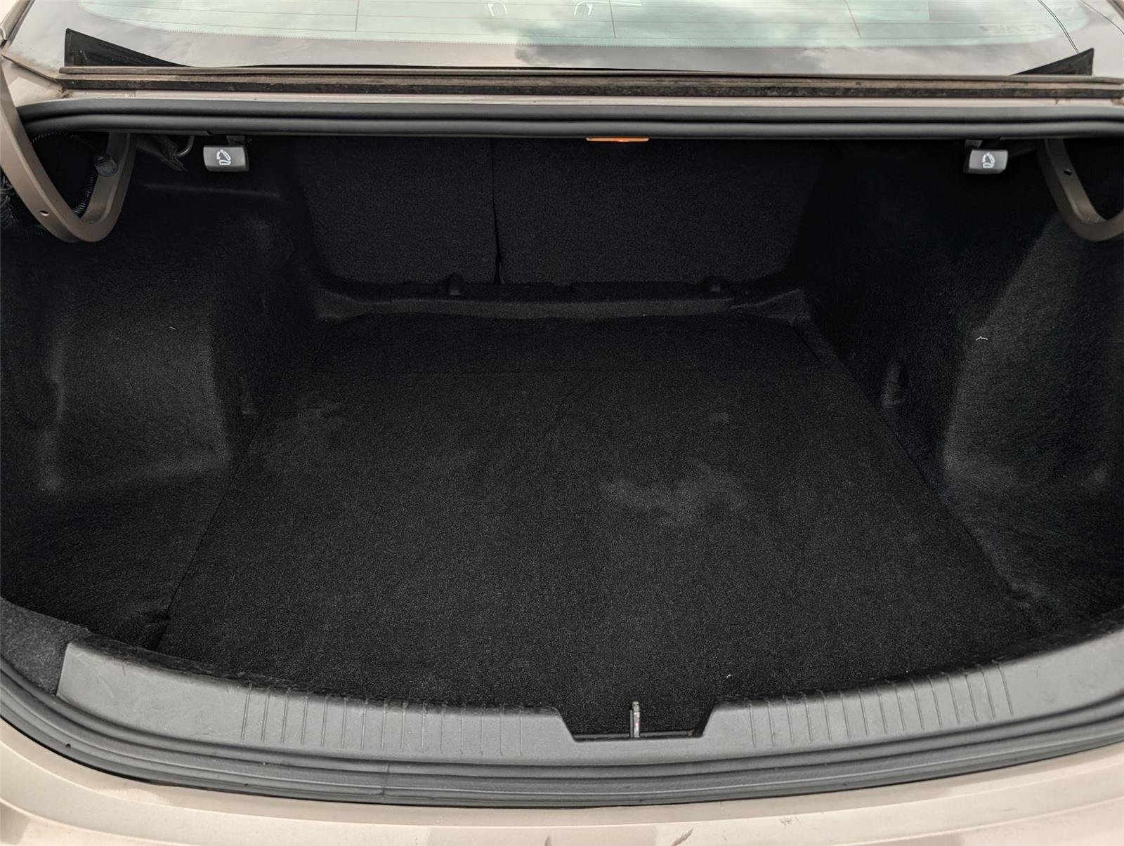 Used 2023 Mineral Gray Metallic Chevrolet LT image 31