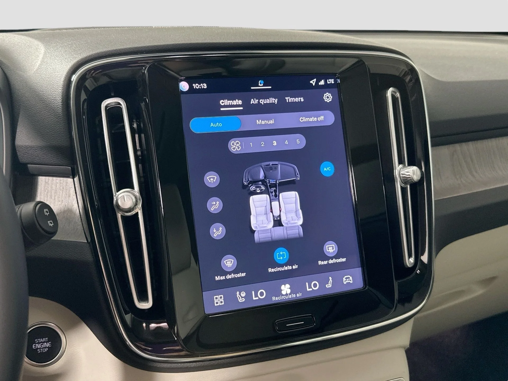 2026 Volvo XC40 Ultra - Photo 15