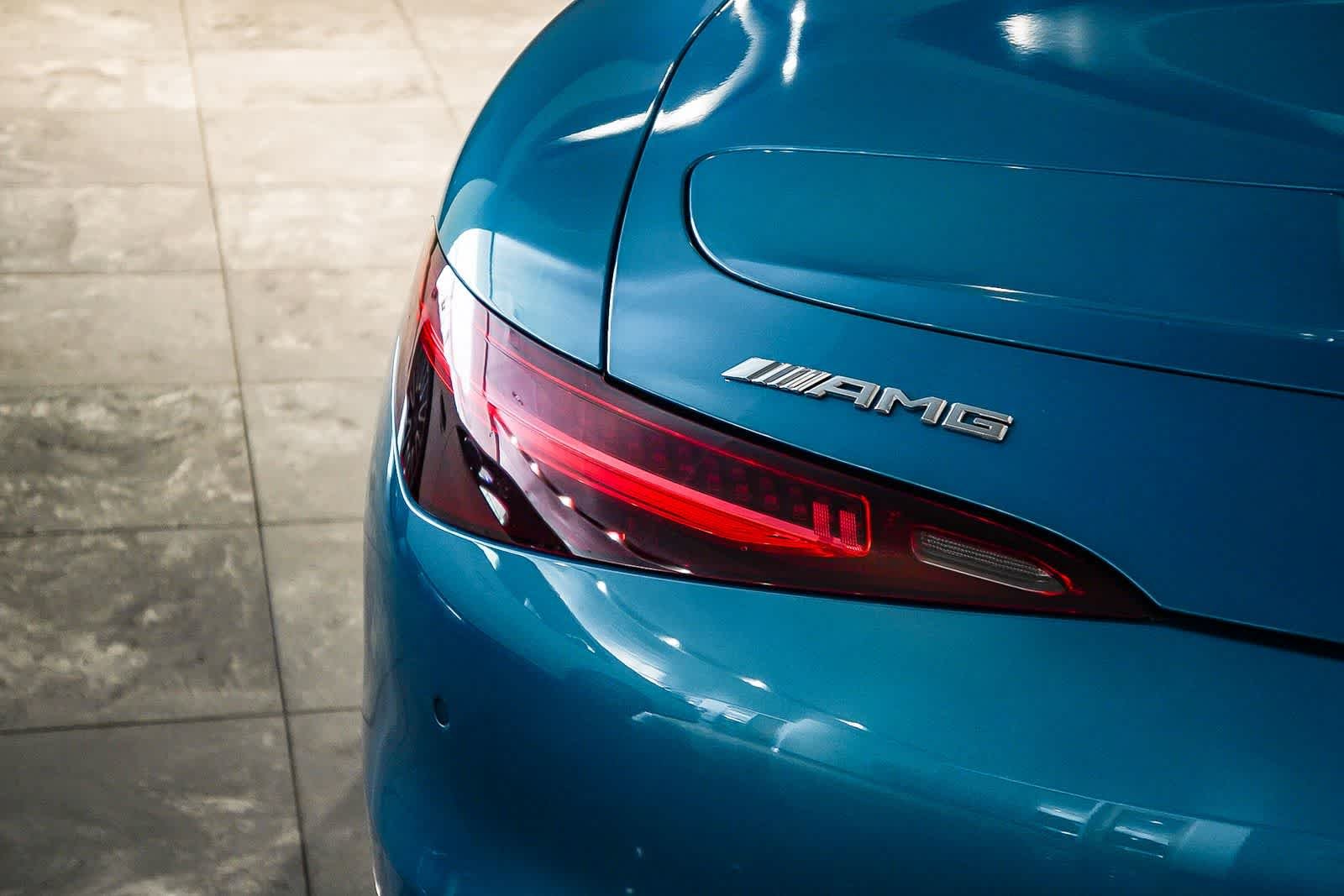 Used 2025 MANUFAKTUR Hyper Blue Metallic Mercedes-Benz AMG® SL 43 image 8