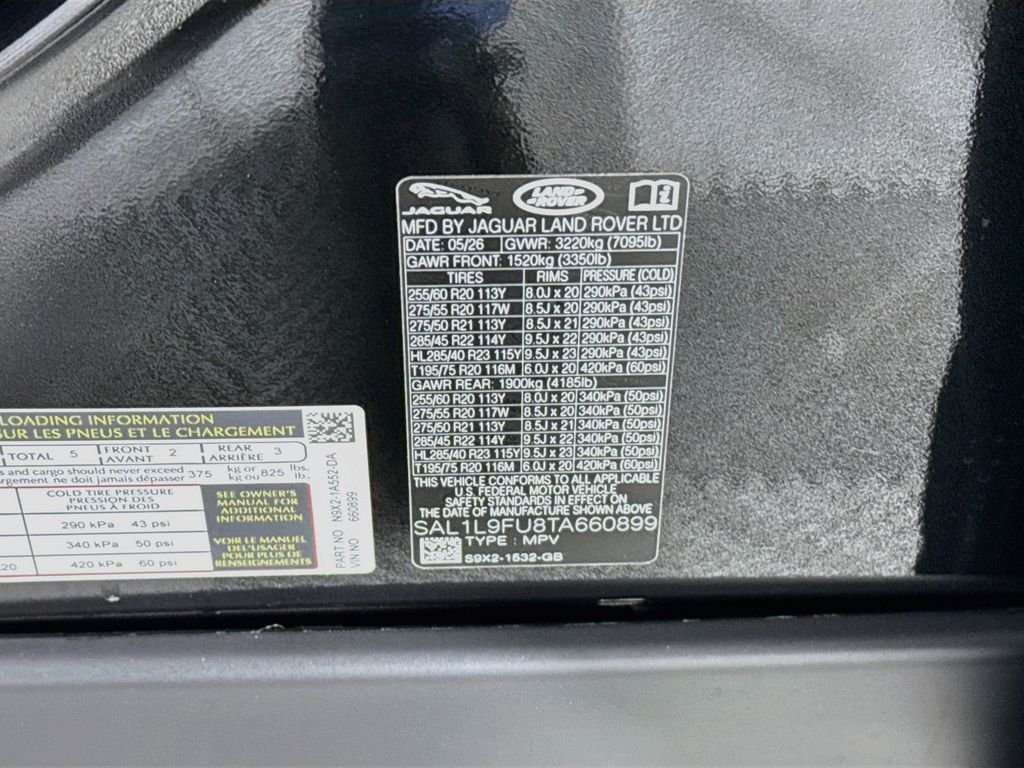 New 2026 Santorini Black Land Rover Dynamic SE image 26
