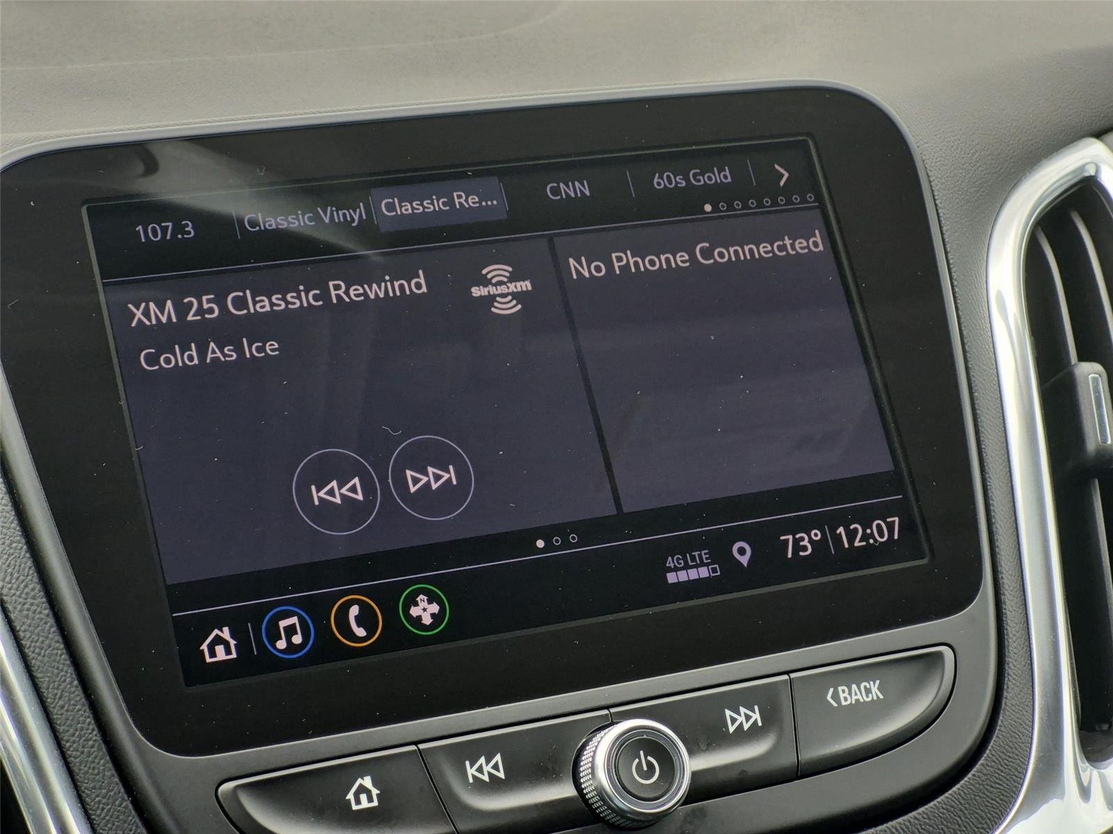 Used 2019 Iridescent Pearl Tricoat Chevrolet Premier image 24