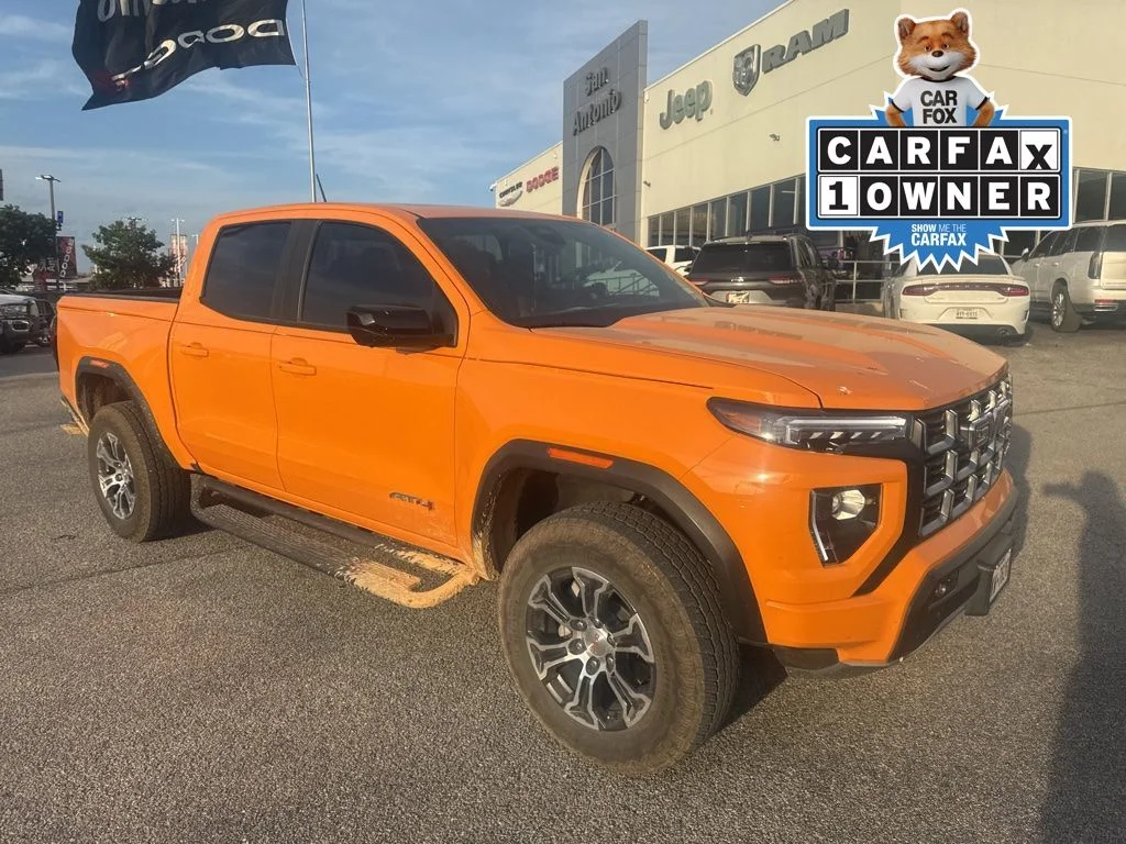 2025 GMC Canyon 4WD AT4 Crew Cab Short Box's photo