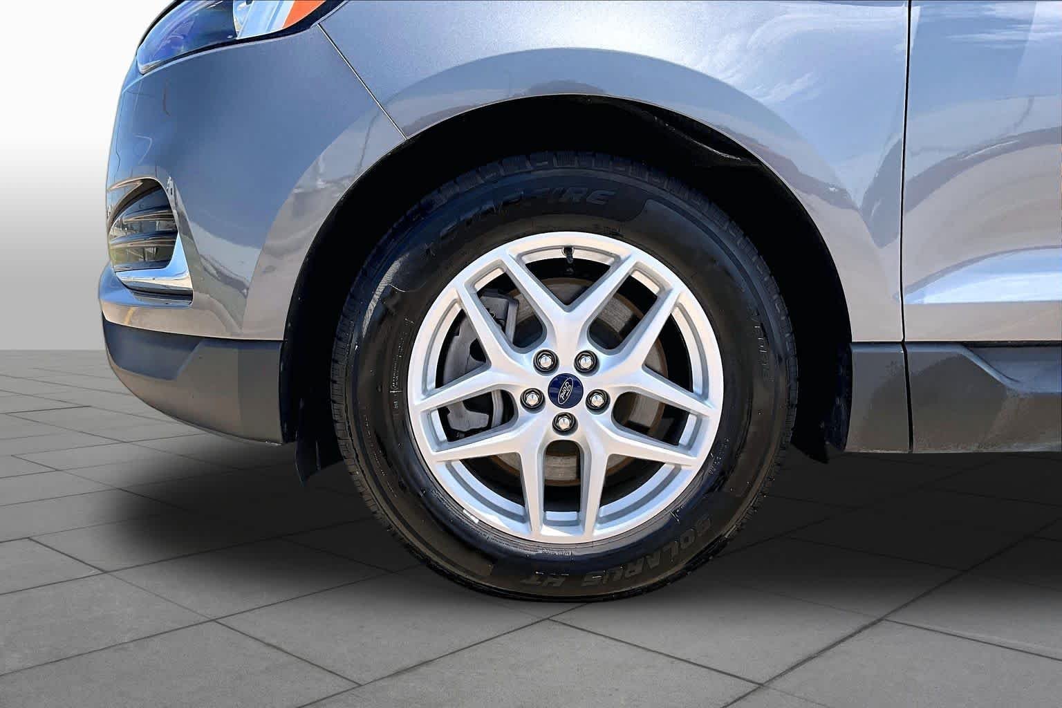 Used 2022 Carbonized Gray Metallic Ford SEL image 11
