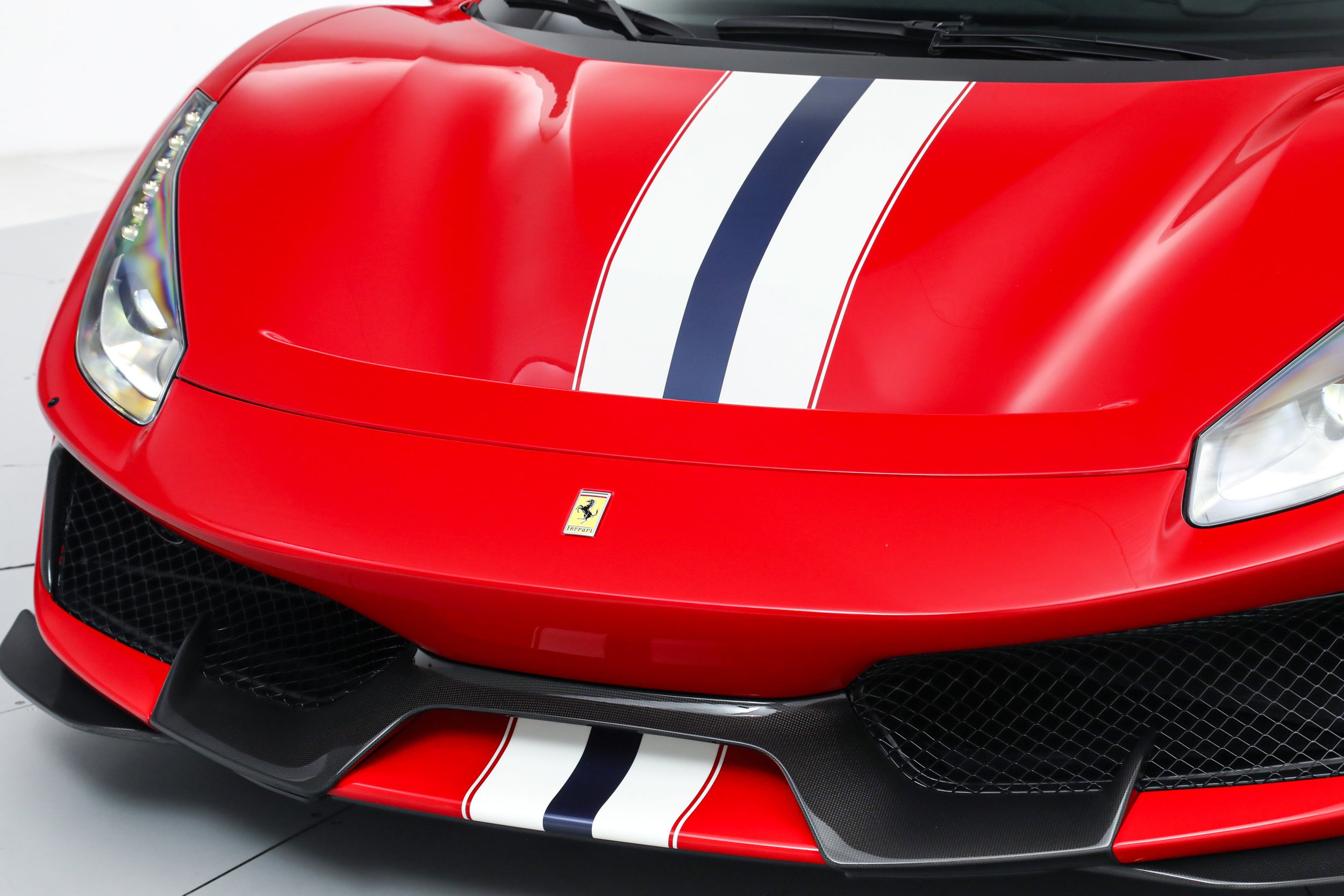 Used 2020 Red Ferrari  image 39