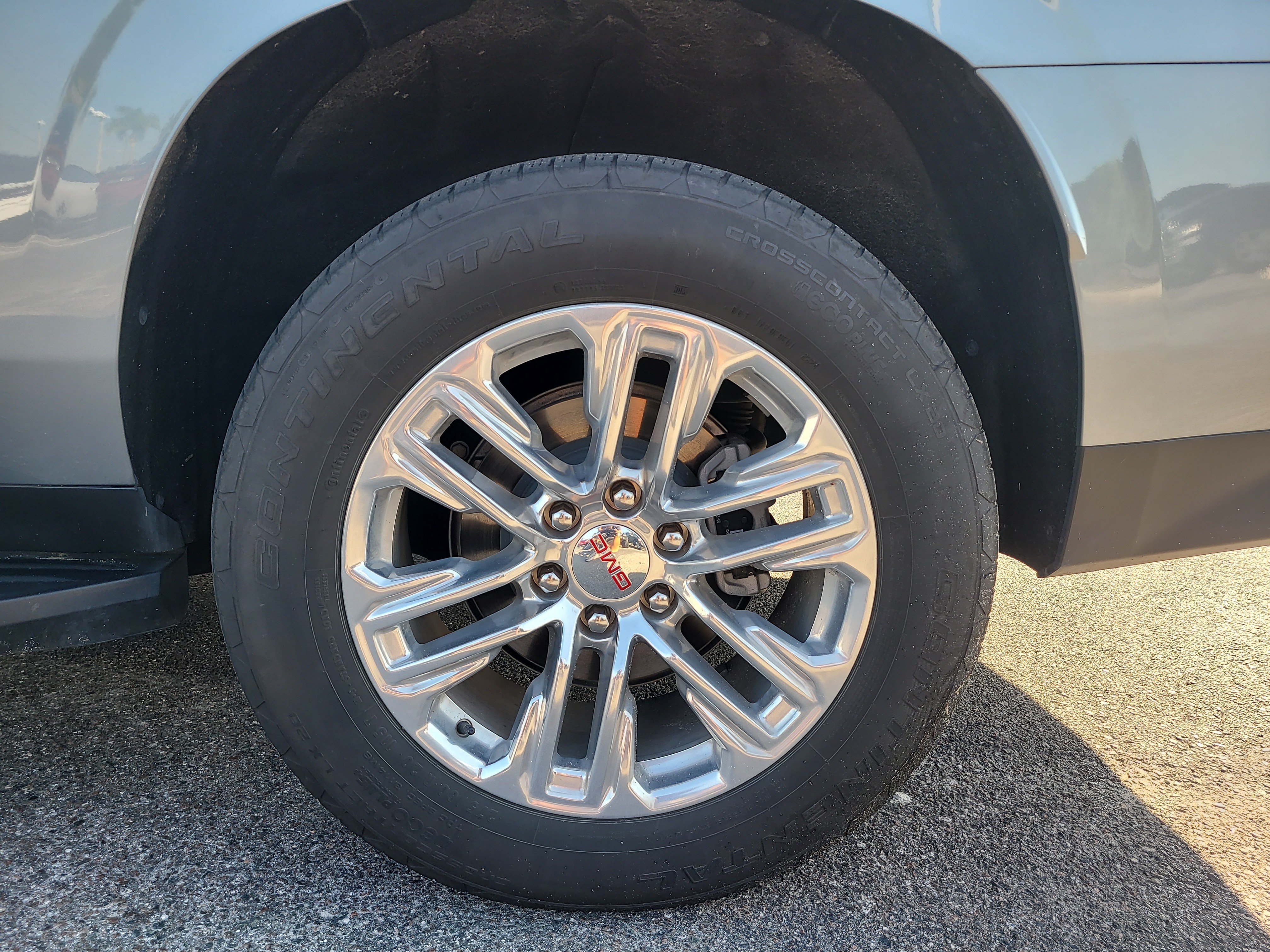 Used 2024 Sterling Metallic GMC SLT image 8