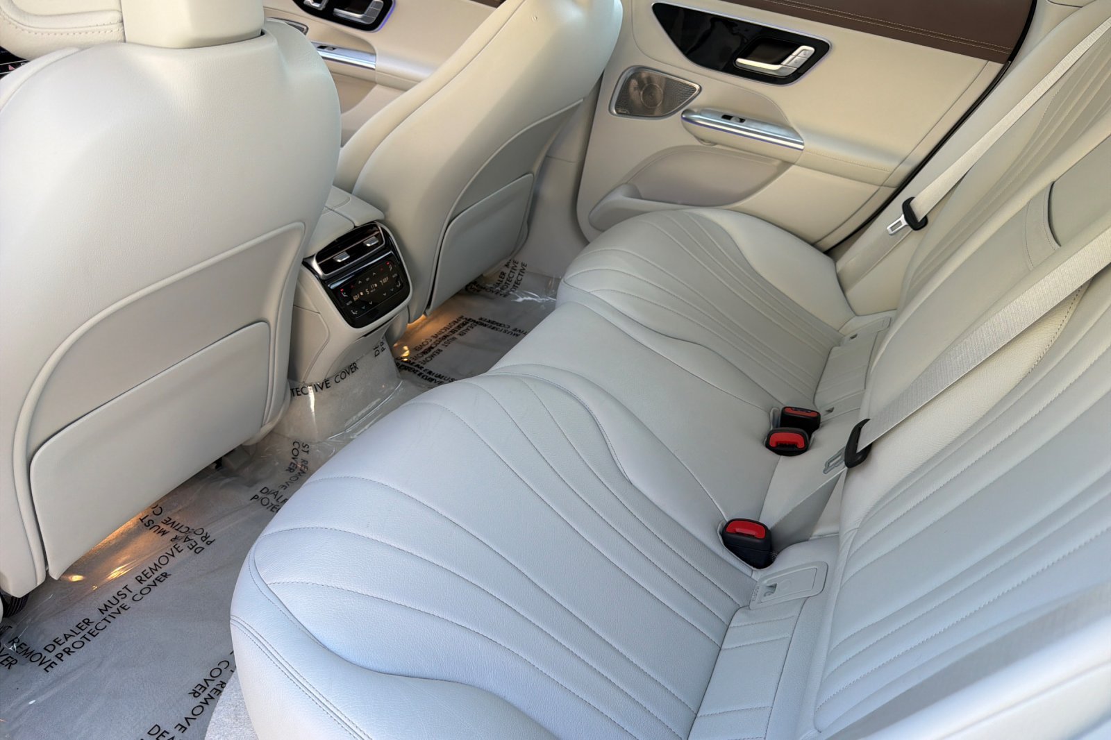 Certified Used 2023 White/off-white Mercedes-Benz 500 Sedan image 15