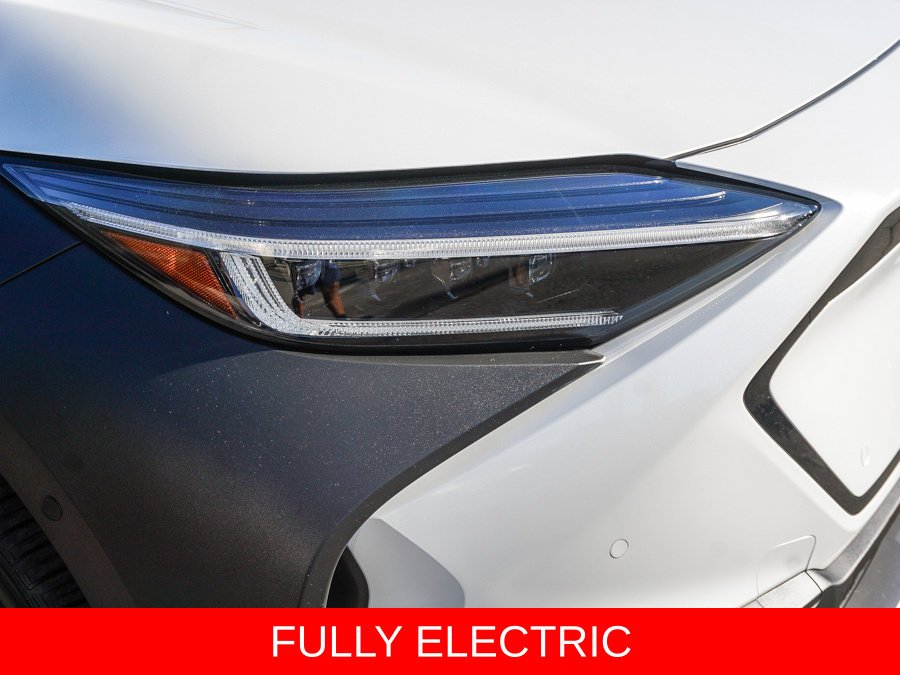 Used 2023 White Subaru Limited image 10