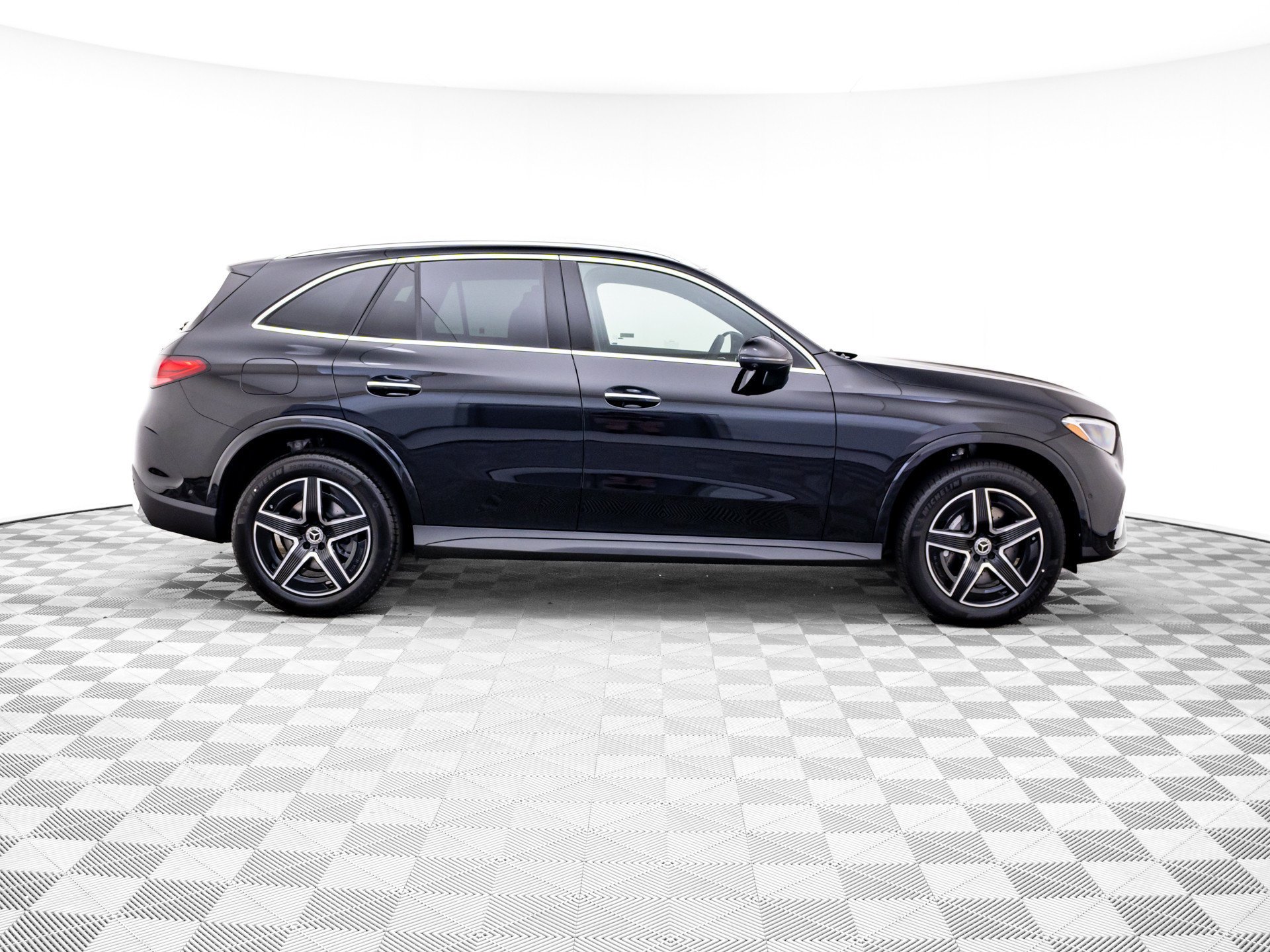 New 2026 Black Mercedes-Benz GLC 300 image 47