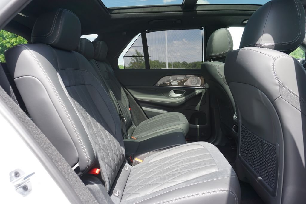 New 2026 MANUFAKTUR Moonlight White Metallic Mercedes-Benz GLE 63 S AMG® image 51