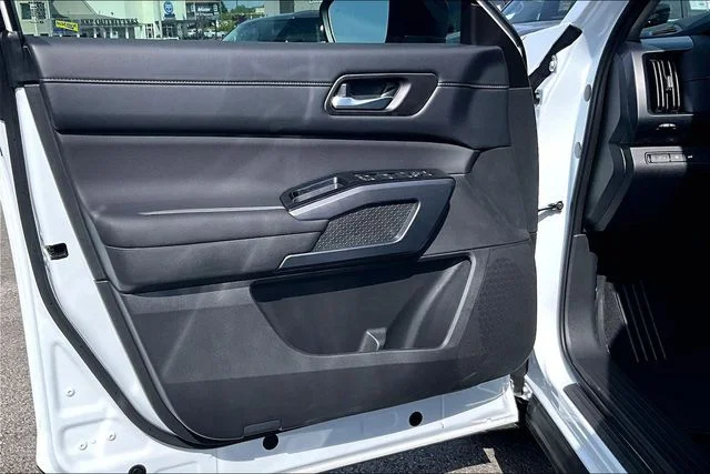 New 2026 Nissan Pathfinder SL 4D Sport Utility