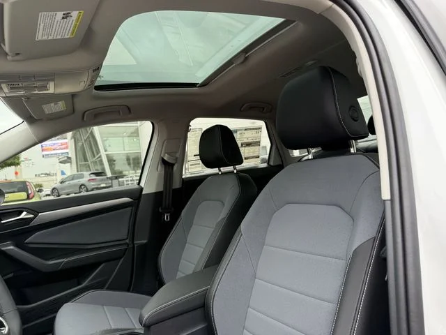 New 2026 White Volkswagen 1.5T SE image 21