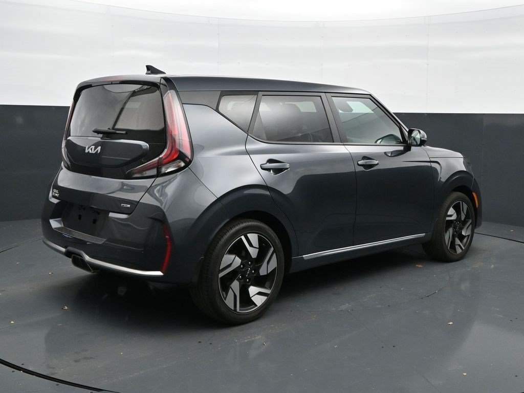 Used 2023 Gravity Gray Kia GT-Line image 7
