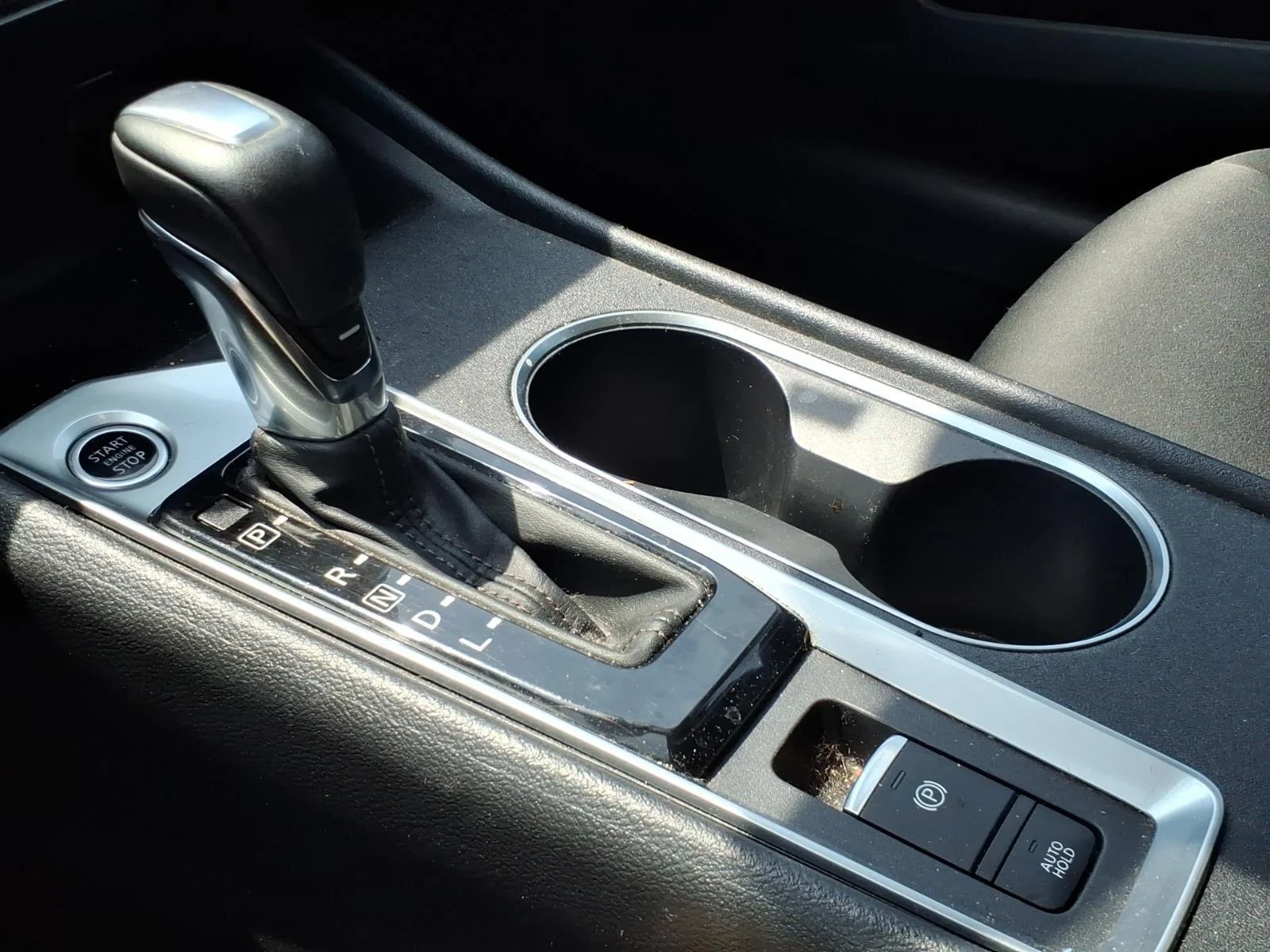 Used 2019 Super Black Nissan 2.5 SV image 19